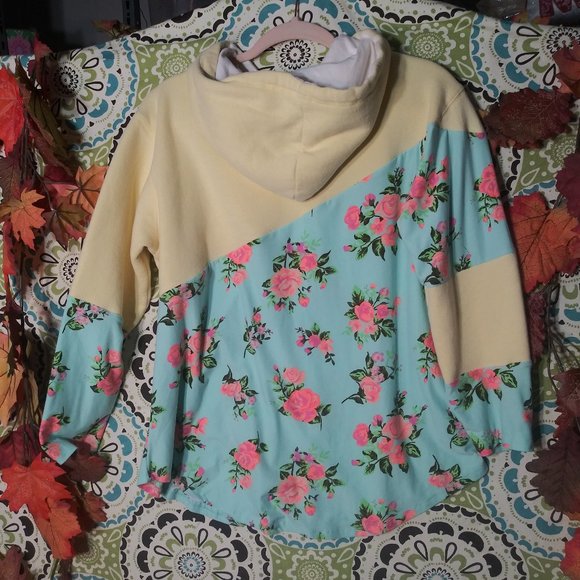 1423 Size Med./Large Aeropostale Yellow Upcycled Hoodie - Picture 6 of 6
